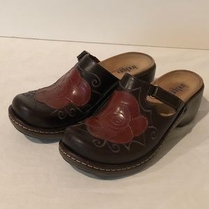 Indigo by Clarks Womens Leather Clogs 9M Brown